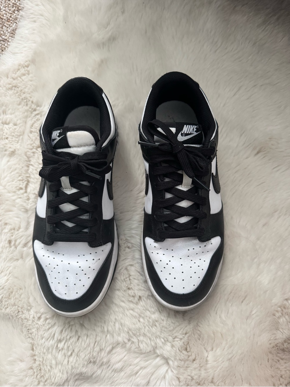 Nike Low-Top Black and White Leather Sneakers - Picture 5 of 5